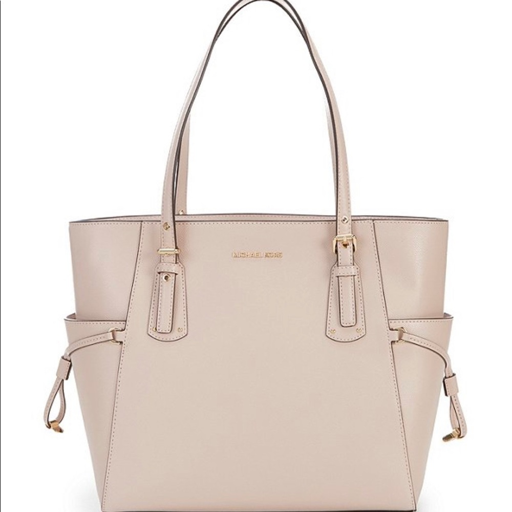 Michael Kors Voyager Bag